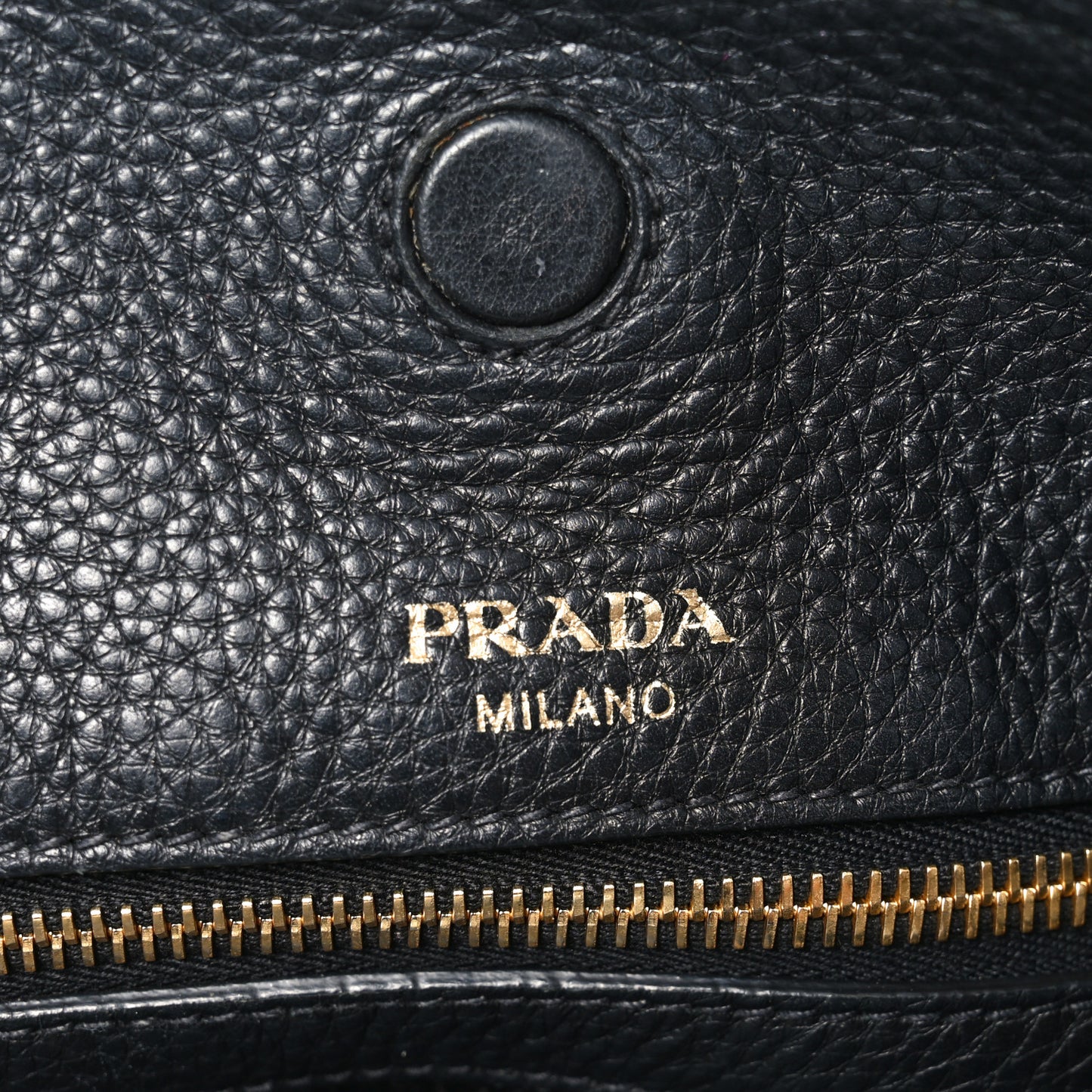 Vitello Daino Pocket Shopping Tote Black