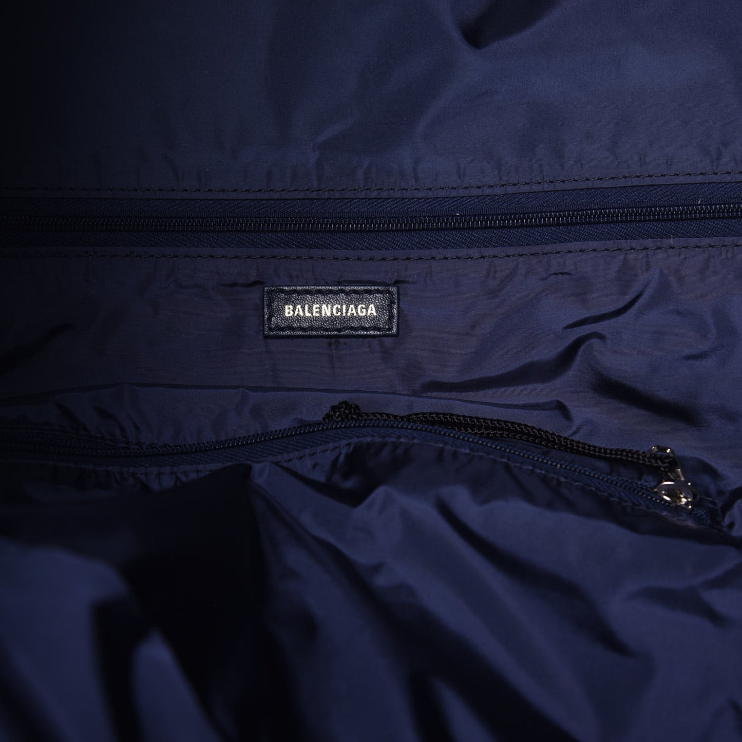 Textured Sport Nylon Logo Embroidered S Wheel Gym Bag Bleu Navy Rouge