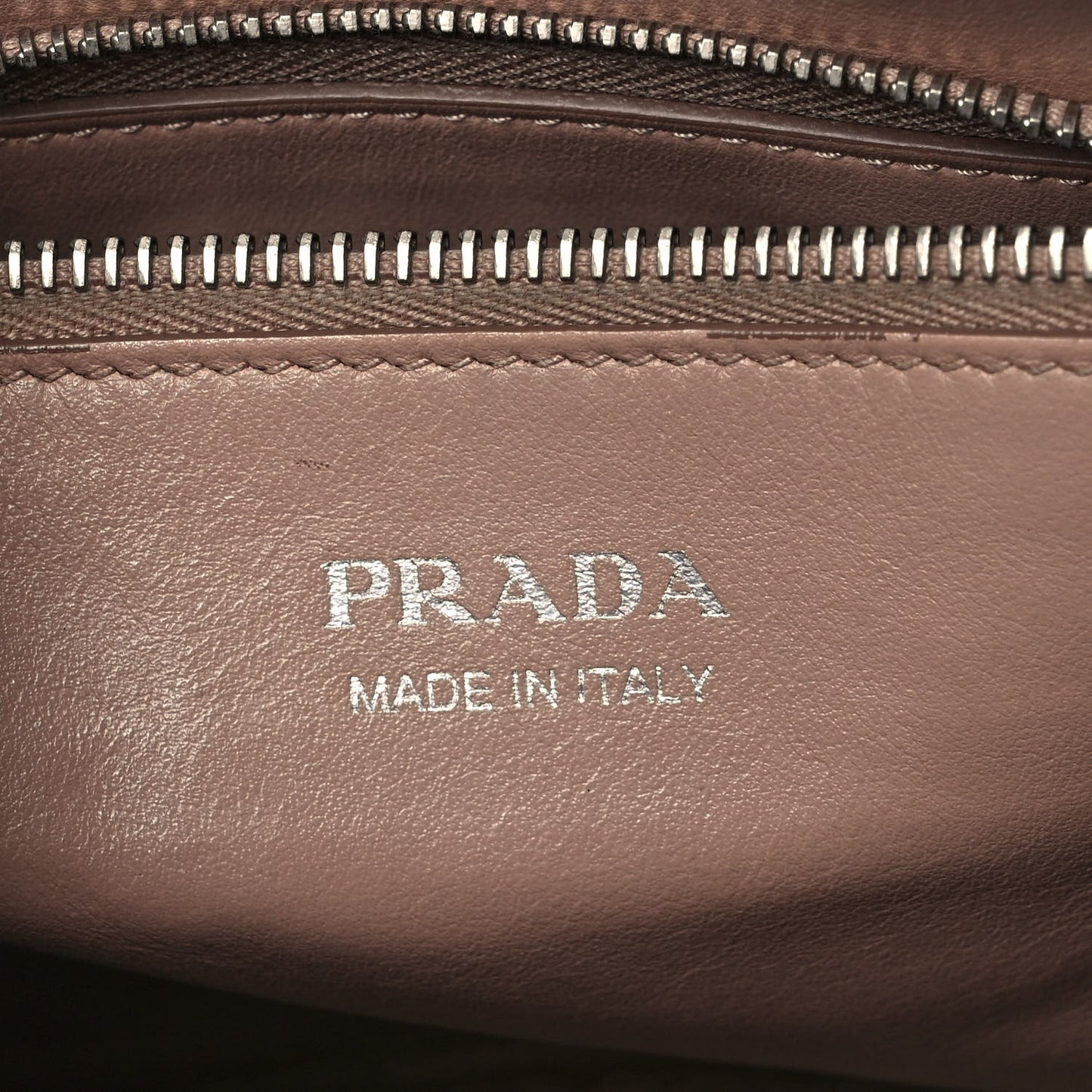 Soft Calfskin Impunture Diagramme Tote Cipria