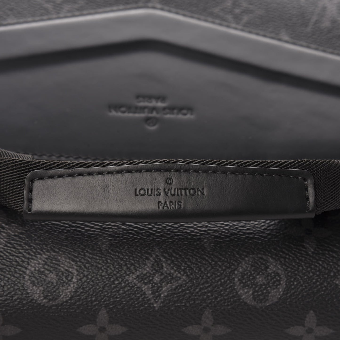 Monogram Eclipse Voyager Messenger MM