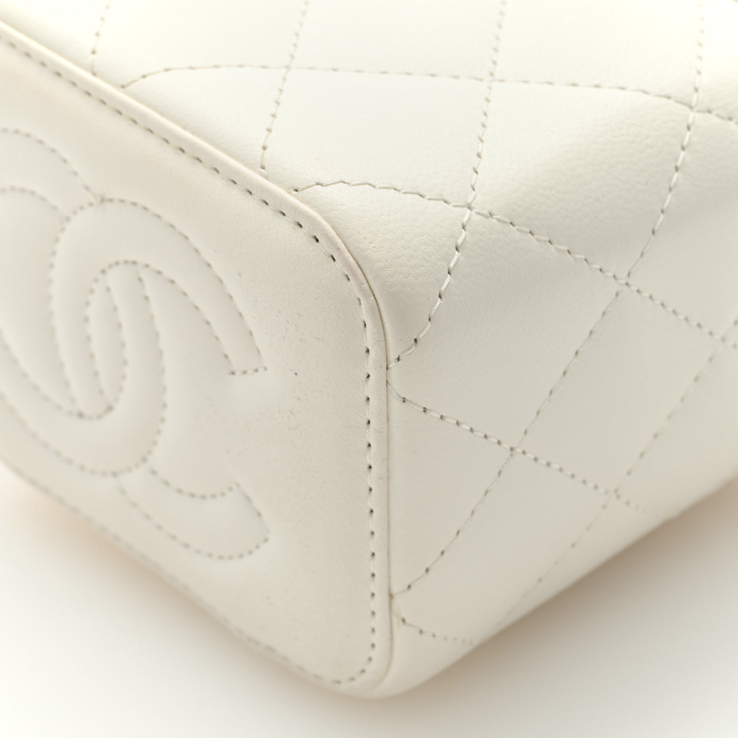 Chanel Lambskin Quilted Enamel Pearl Crush Mini Vanity Case With Chain White 9 of 11