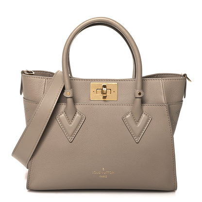 Louis Vuitton Mahina On My Side PM Galet 1 of 9