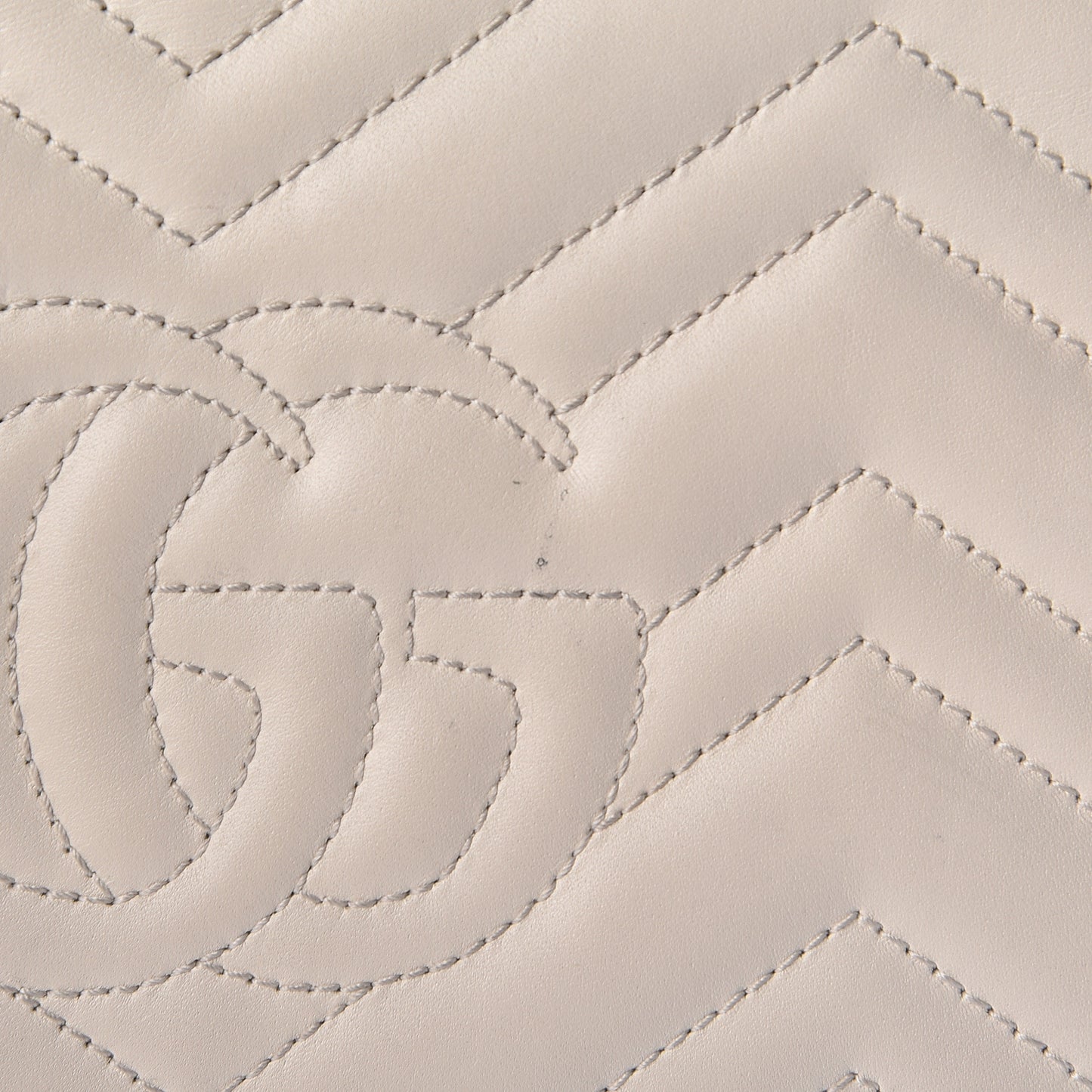 Calfskin Matelasse GG Marmont Chain Wallet Mystic White