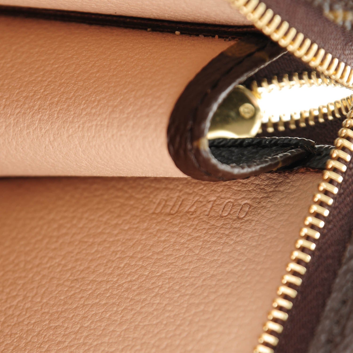 Louis Vuitton Monogram Toiletry Pouch 26 7 of 7