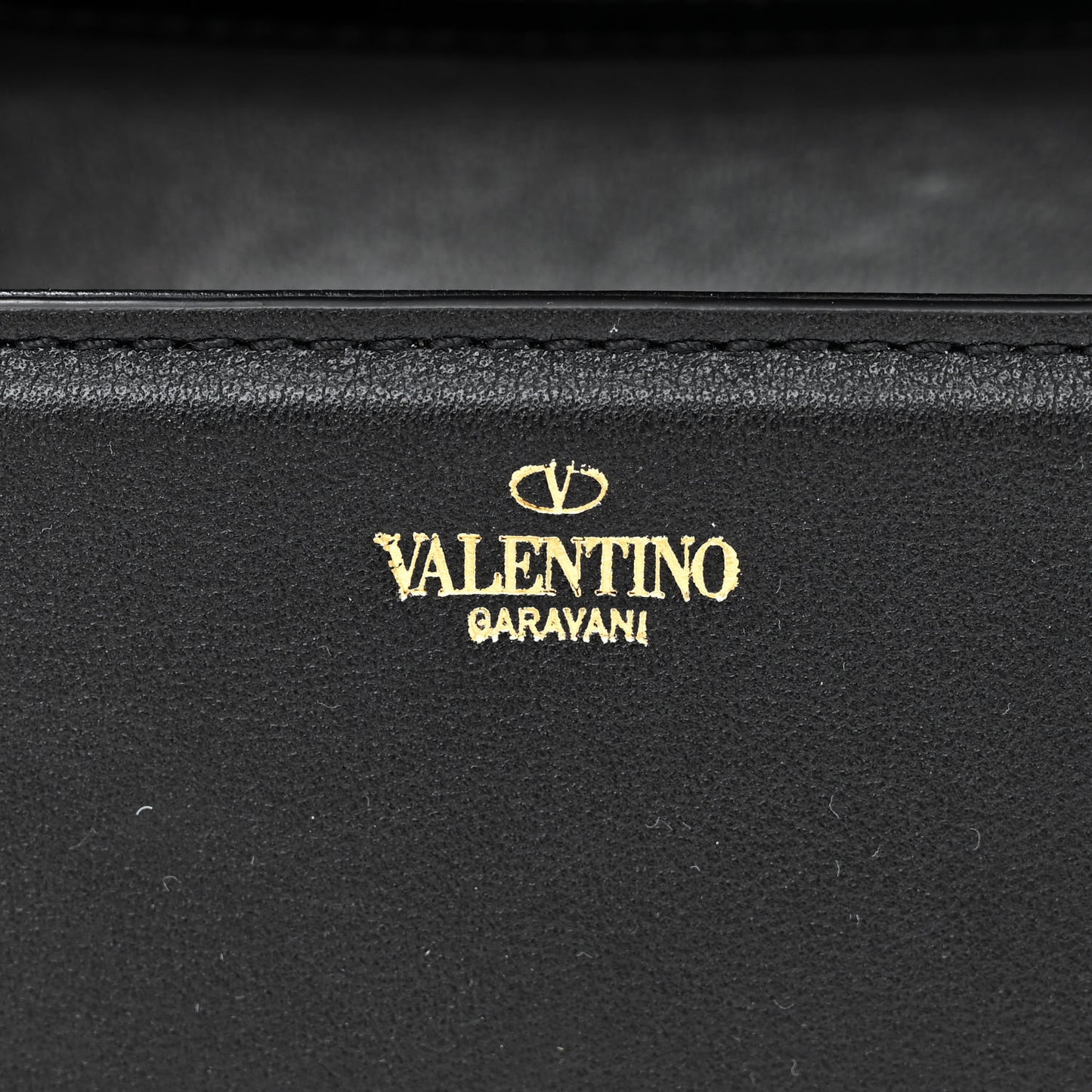 Calfskin Vlogo Loco Shoulder Bag Black