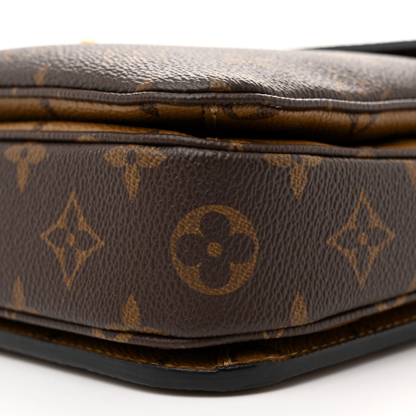 Reverse Monogram Pochette Metis