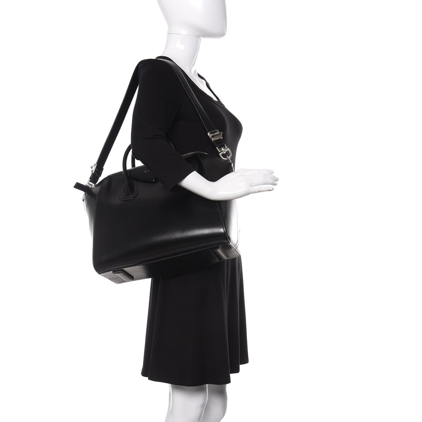 Shiny Lord Calfskin Medium Antigona Black