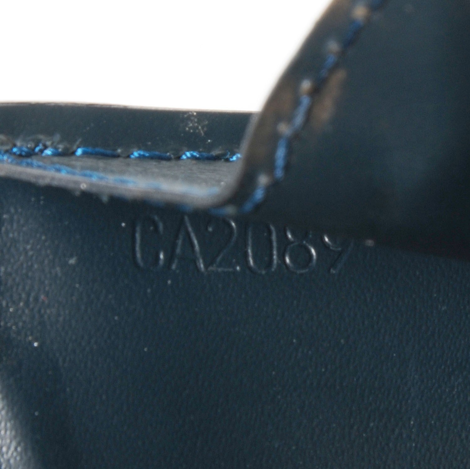 Louis Vuitton Vernis Key Pouch Blue Nuit 7 of 7