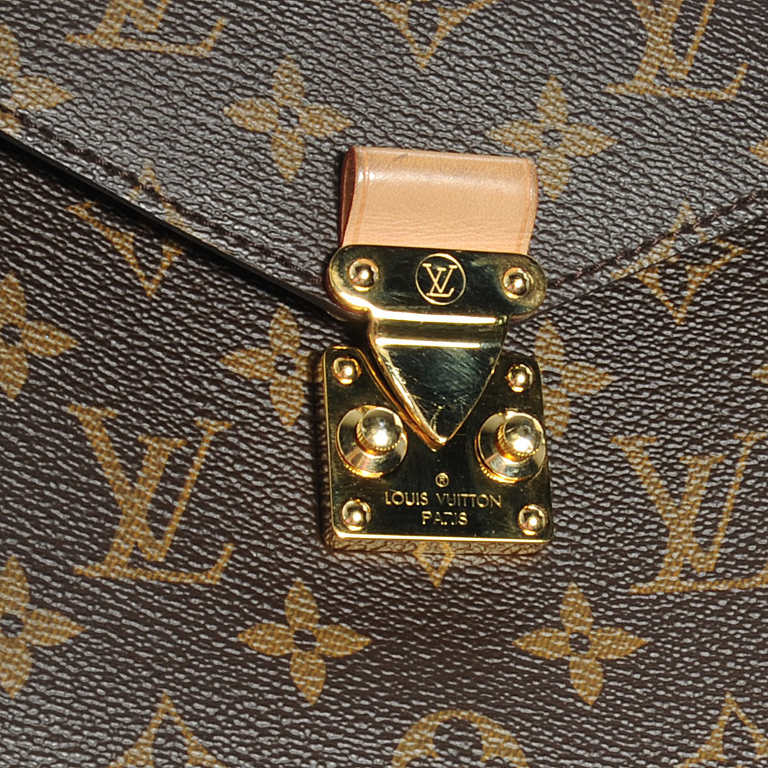 Monogram Metis