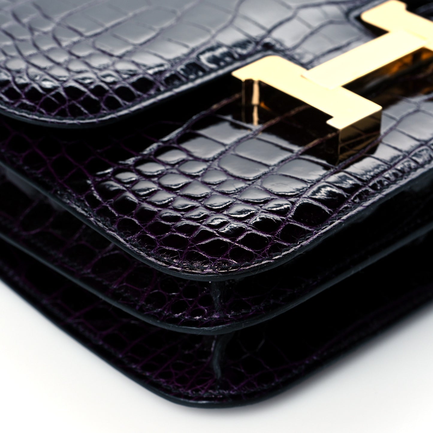 Shiny Constance 18 Aubergine