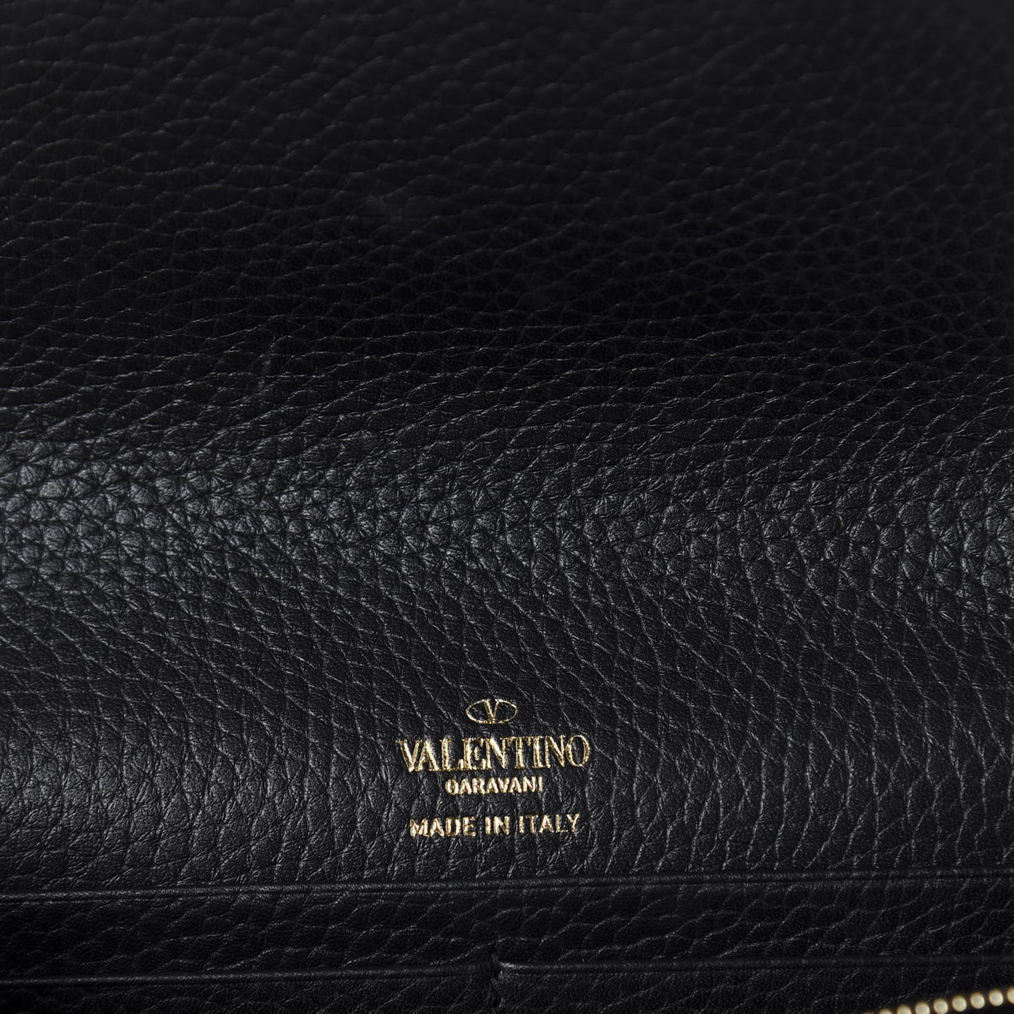 Pebbled Calfskin Rockstud Envelope Wallet on Chain Black