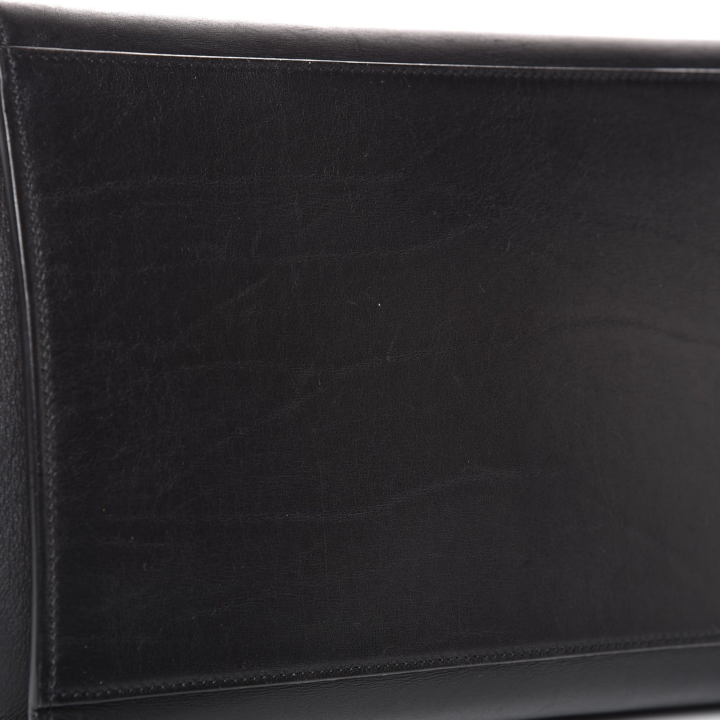 Smooth Calfskin Medium Trapeze Black