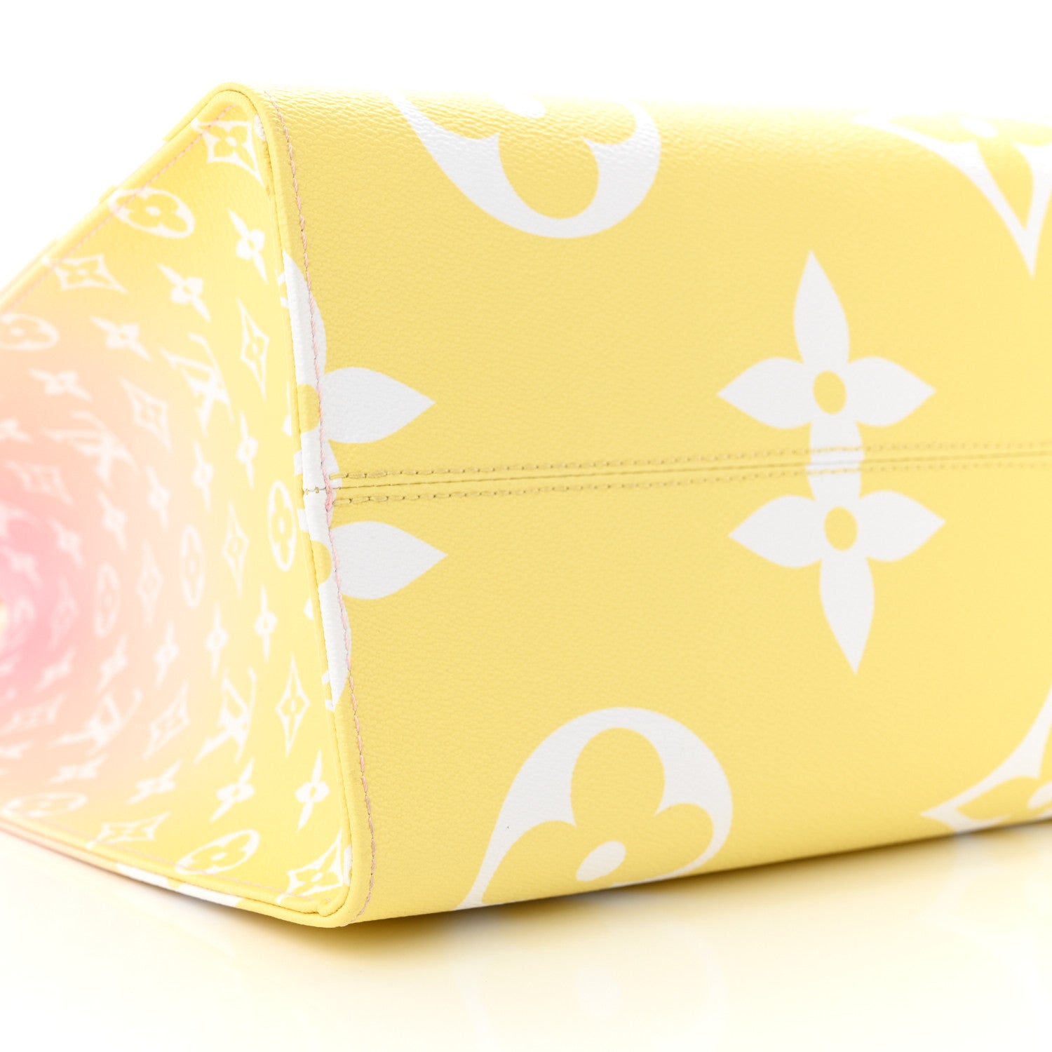 Louis Vuitton LOUIS VUITTON Monogram Giant By The Pool OnTheGo GM Light Pink 8 of 9