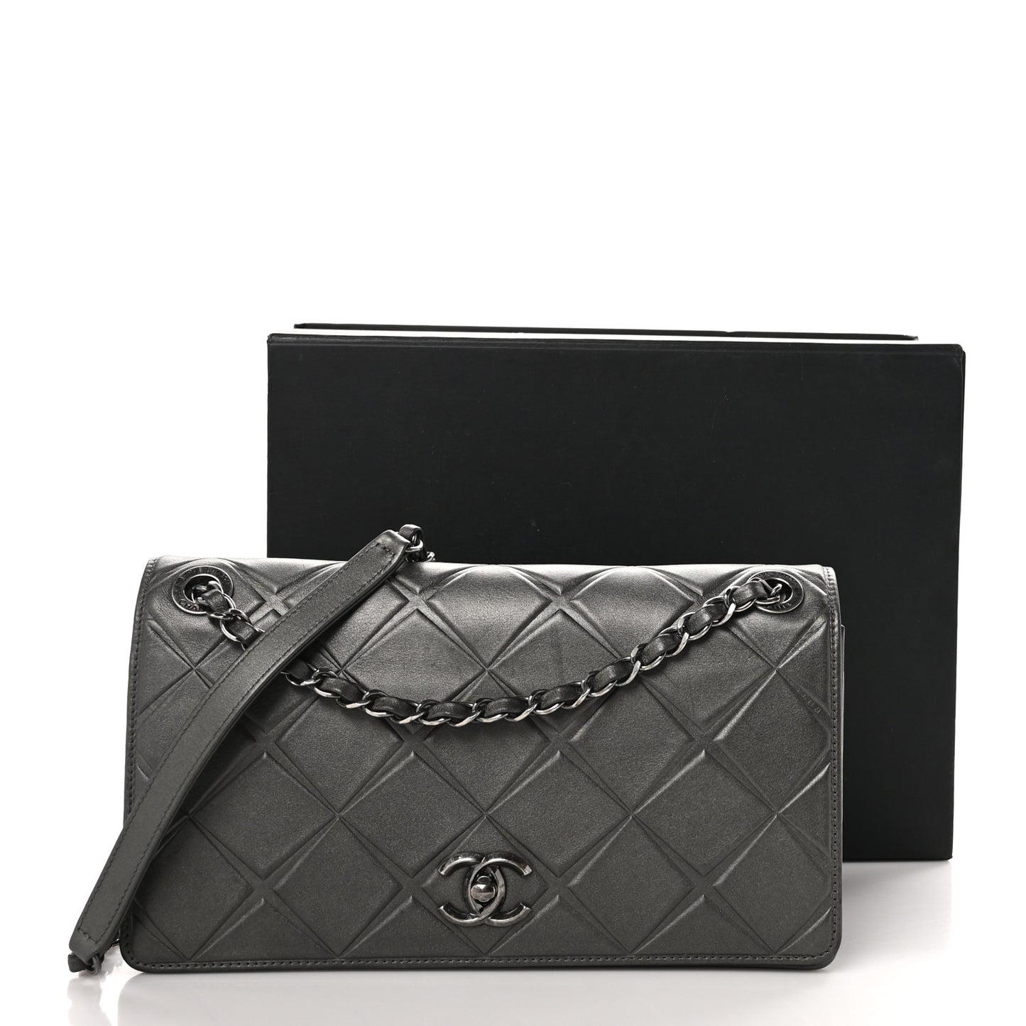 Calfskin Small Propeller Flap Charcoal