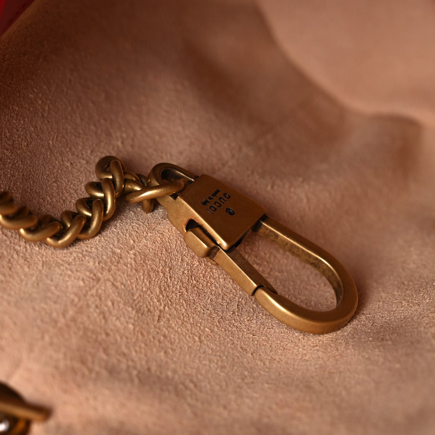 Calfskin Matelasse Mini GG Marmont 2.0 Bucket Bag Hibiscus Red