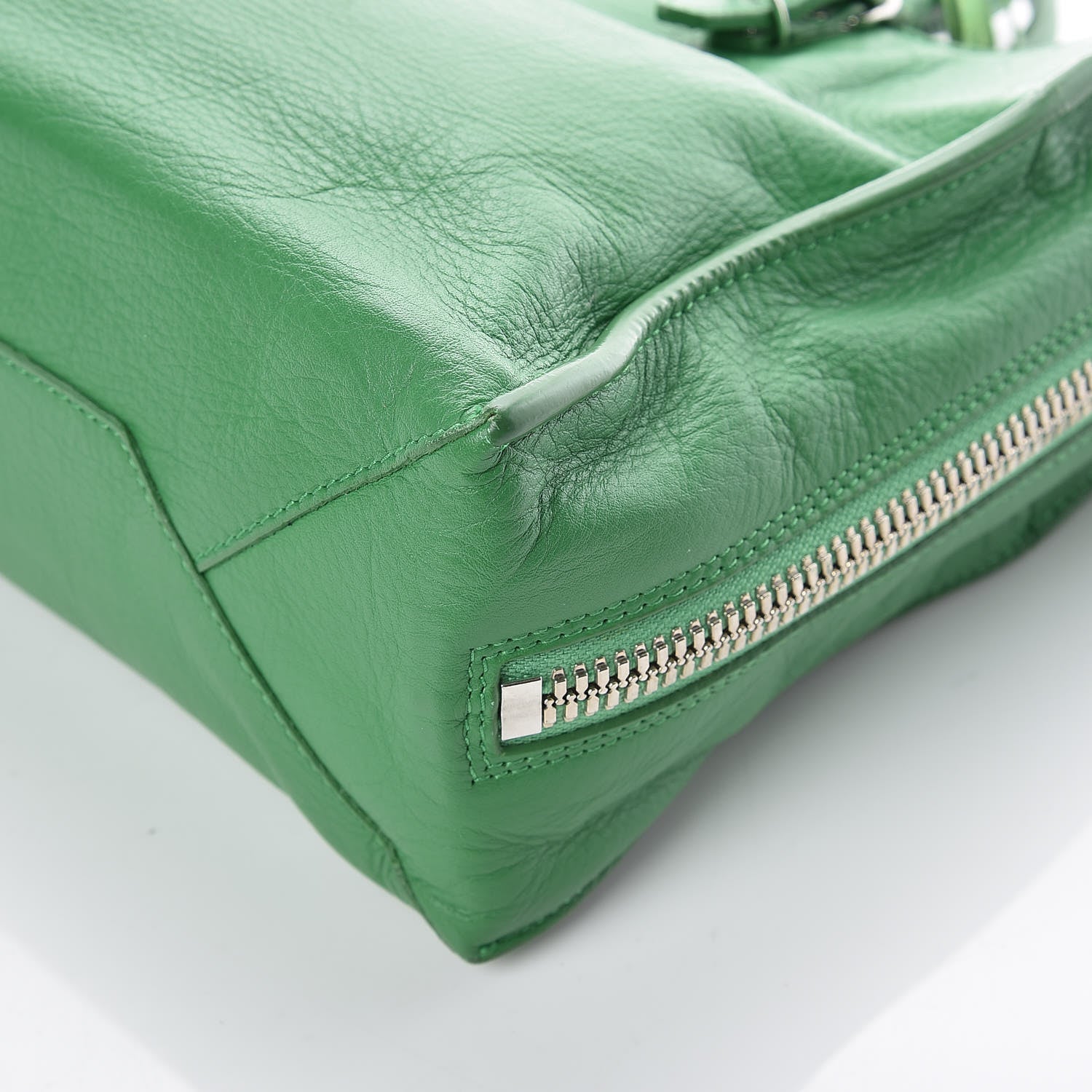 Balenciaga Veau Papier A6 Zip Around Tote Vert Trefle 14 of 15