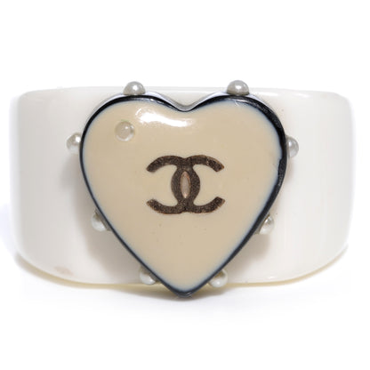 Chanel Resin Pearl CC Heart Ring 6.5 1 of 6