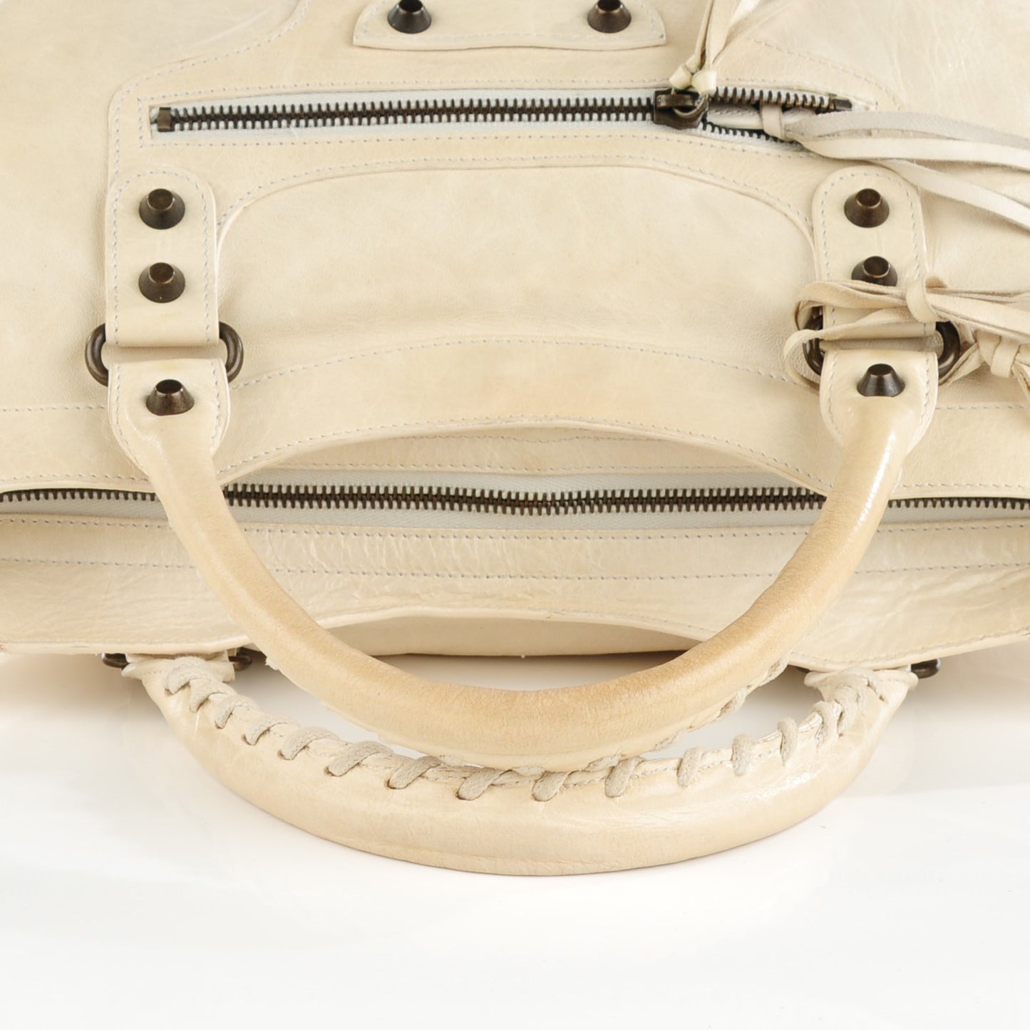 Chevre Classic Hardware City White