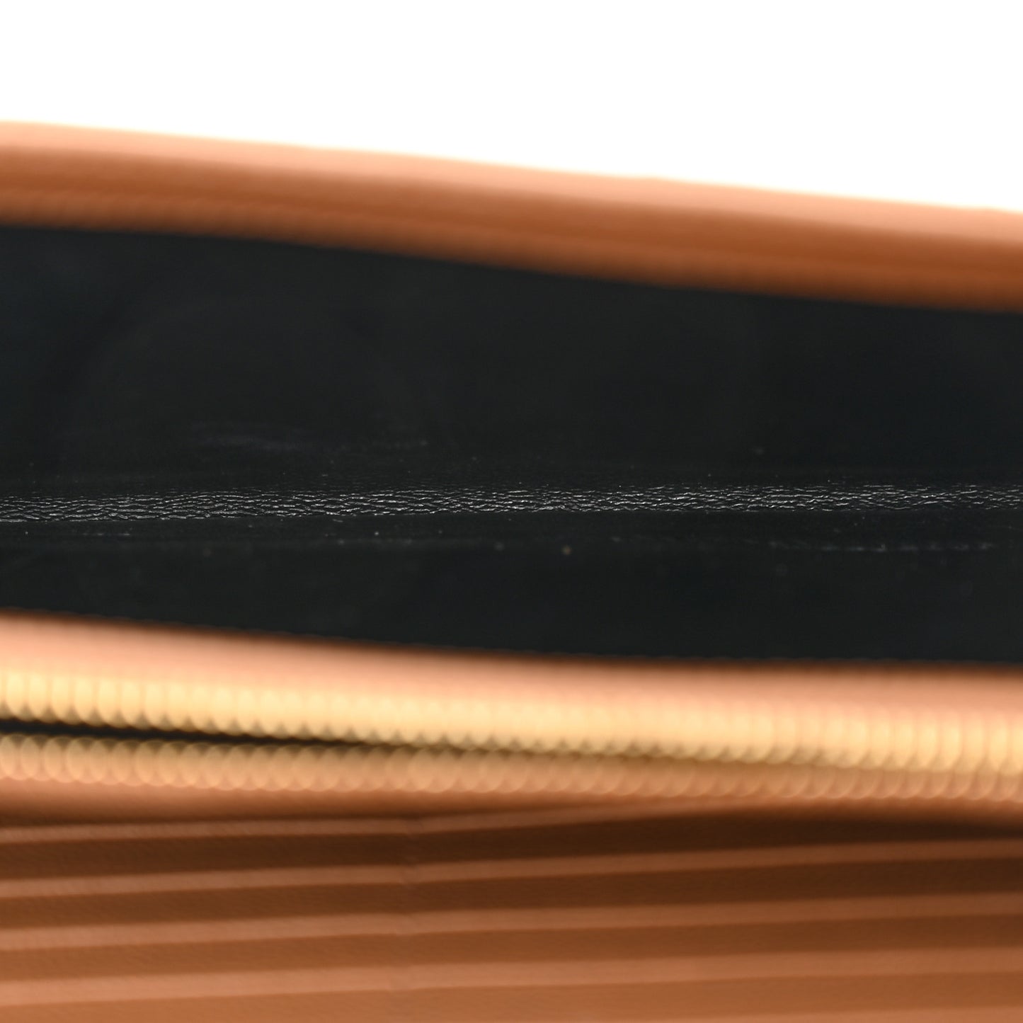 Grain De Poudre Mixed Matelasse Triquilt Monogram Chain Wallet Dune