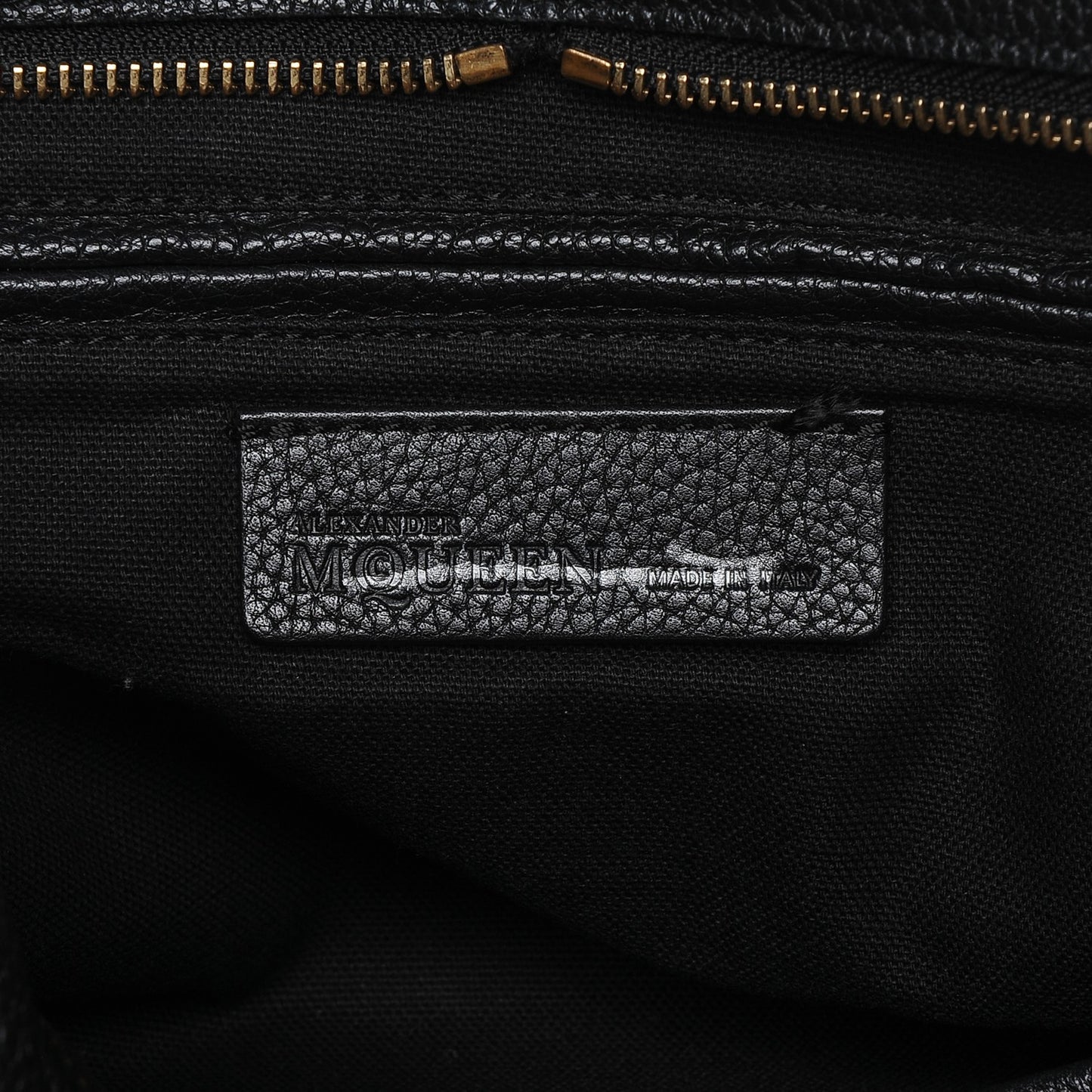 Pebbled Calfskin Small Skull Padlock Zip Around Tote Black