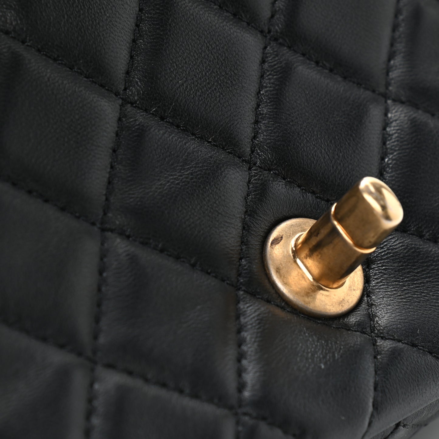 Lambskin Quilted Mini Pearl Crush Flap Black