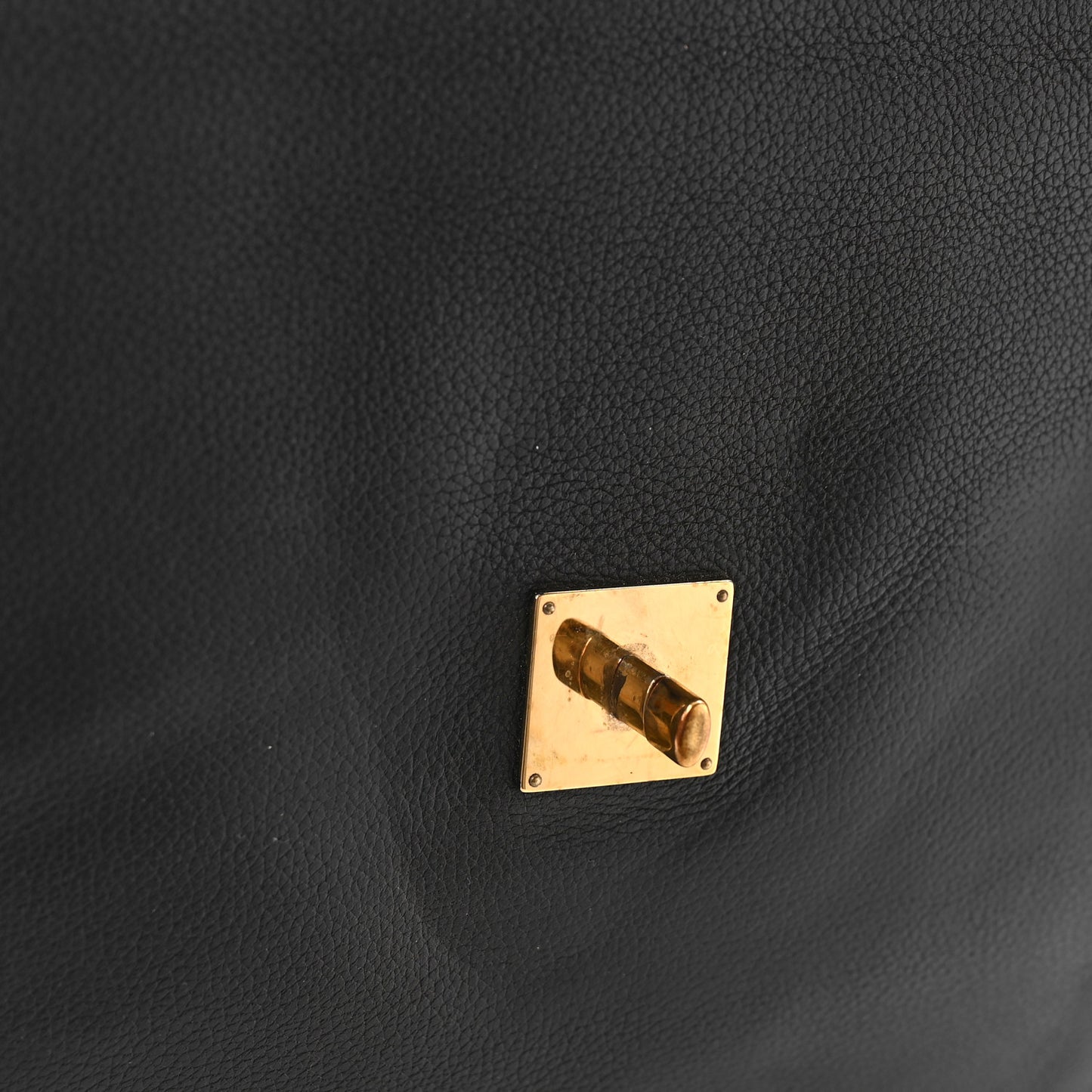 Calfskin Lockme MM Black