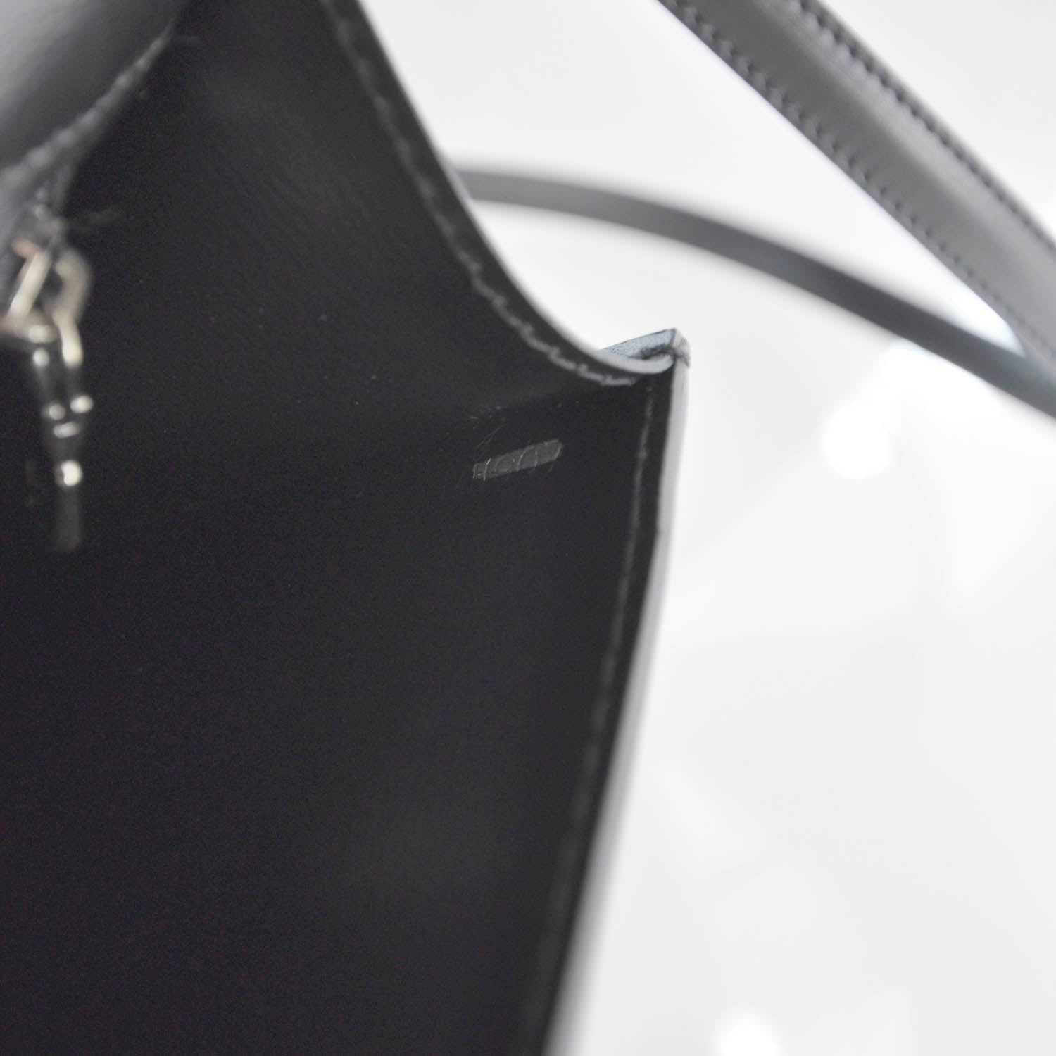 Louis Vuitton Epi Pochette Arche Black 8 of 8