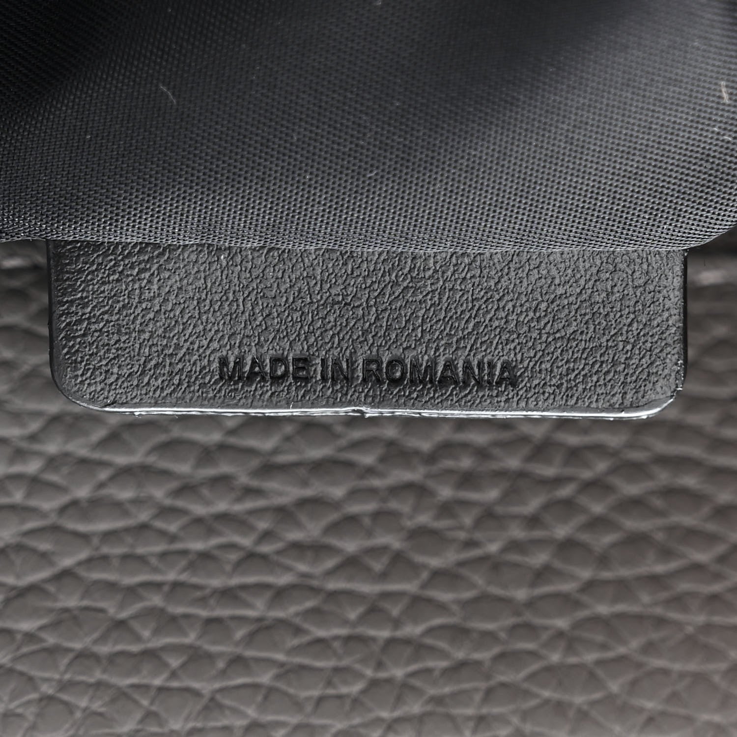 Burberry Grainy Calfskin Embossed Bruno Messenger Charcoal Grey 7 of 11