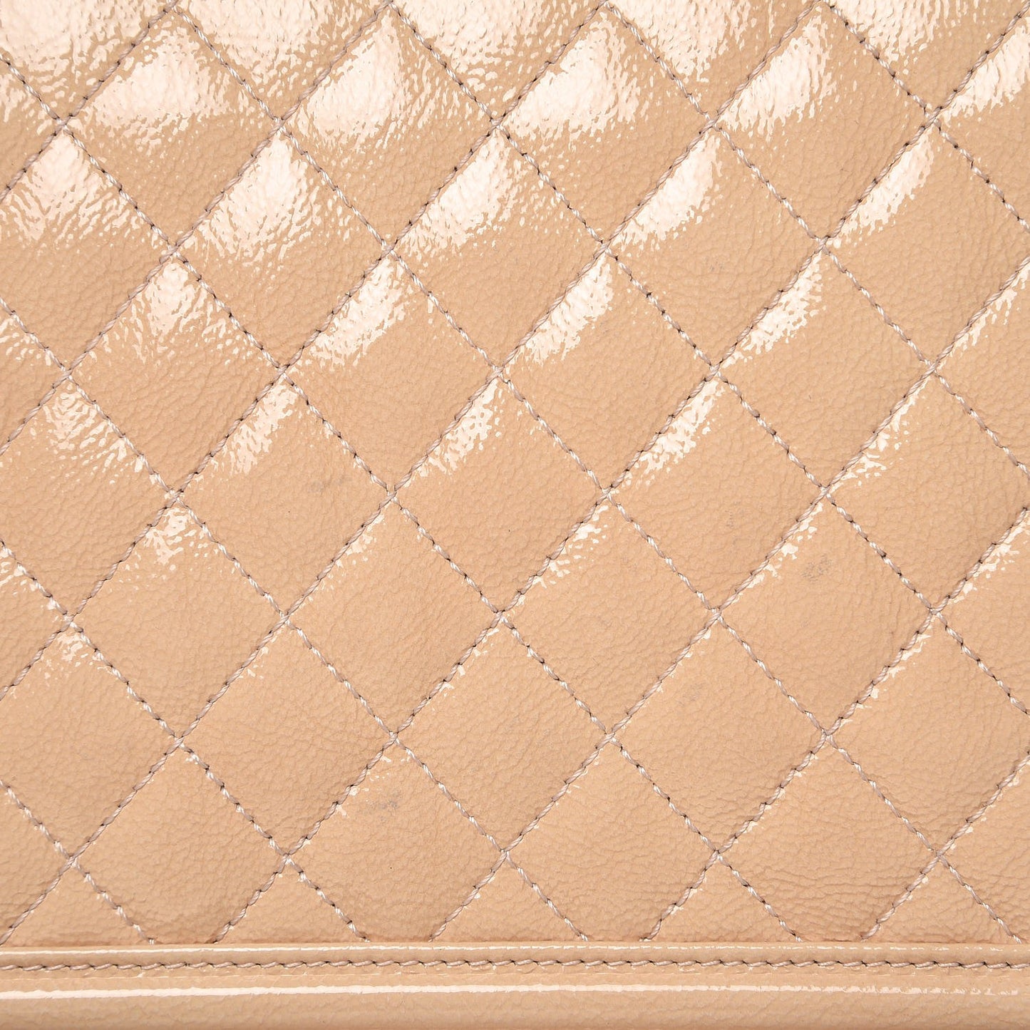 Patent Goatskin Quilted New Medium Boy Flap Beige Clair