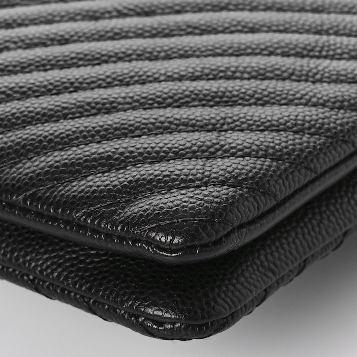 Caviar Chevron Quilted Small Zipped Pouch Black