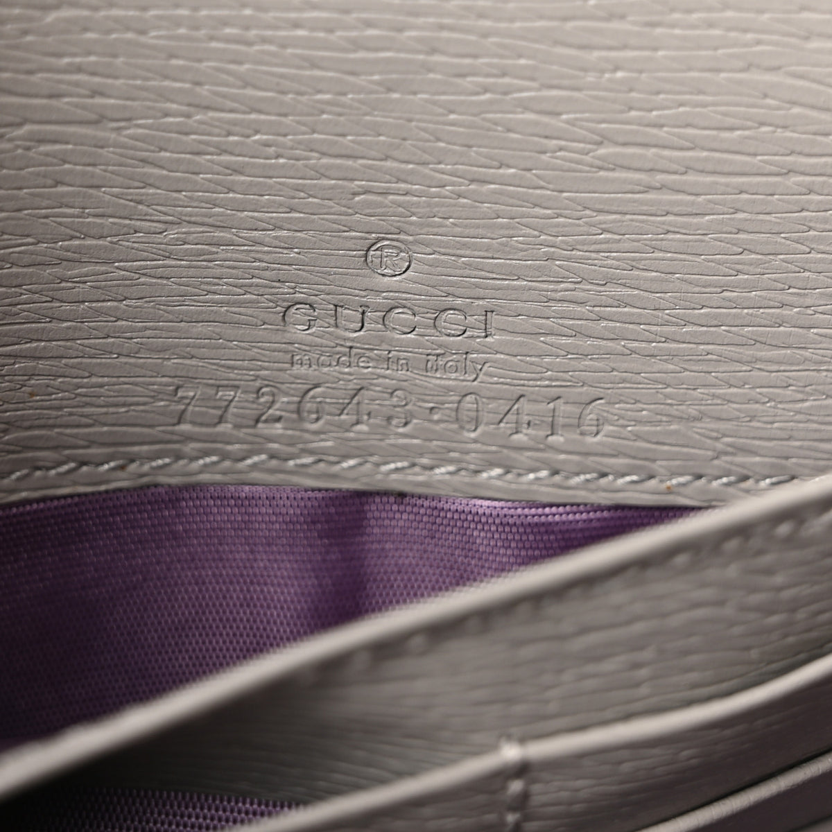 Textured Calfskin Script Logo Wallet On Chain Grey