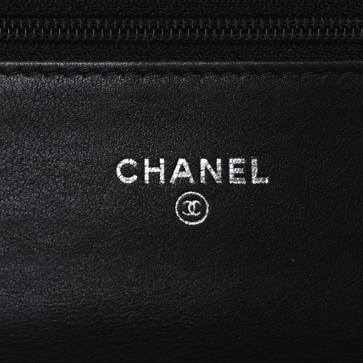 Patent Quilted Brilliant Wallet On Chain WOC Black