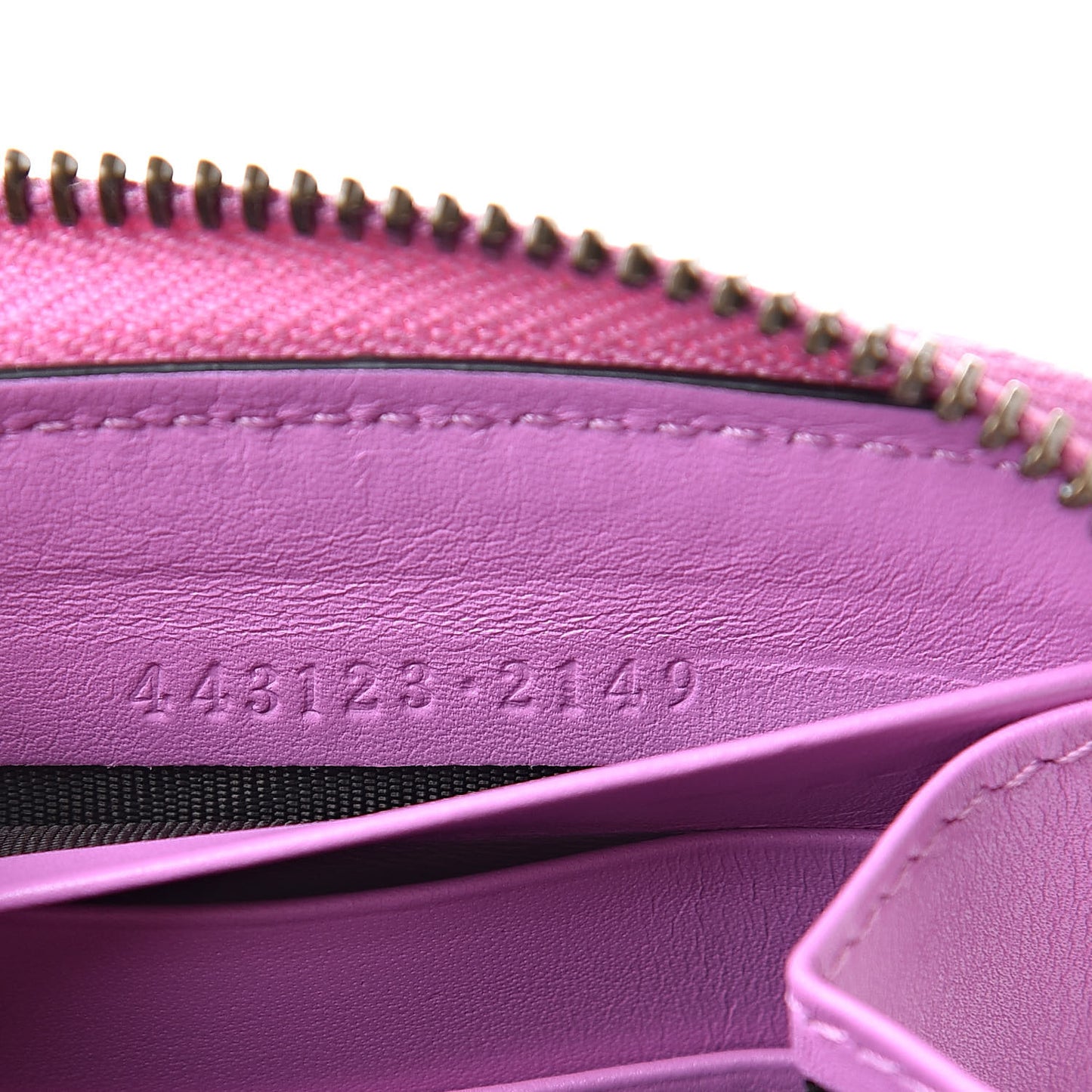 Calfskin Matelasse GG Marmont Zip Around Wallet Candy Mousse