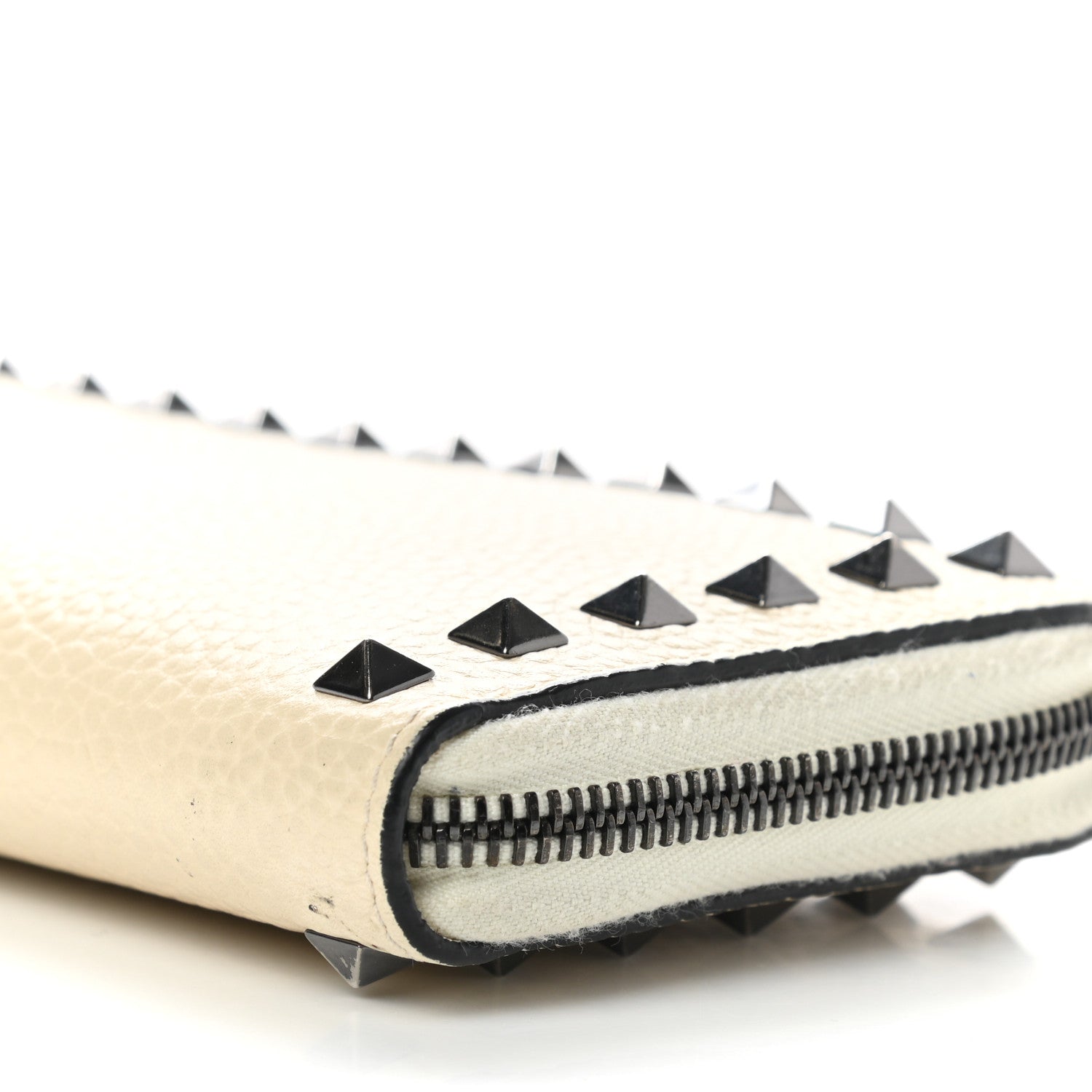 Valentino Garavani Pebbled Calfskin Rockstud Zip Around Wallet Ivory 10 of 11