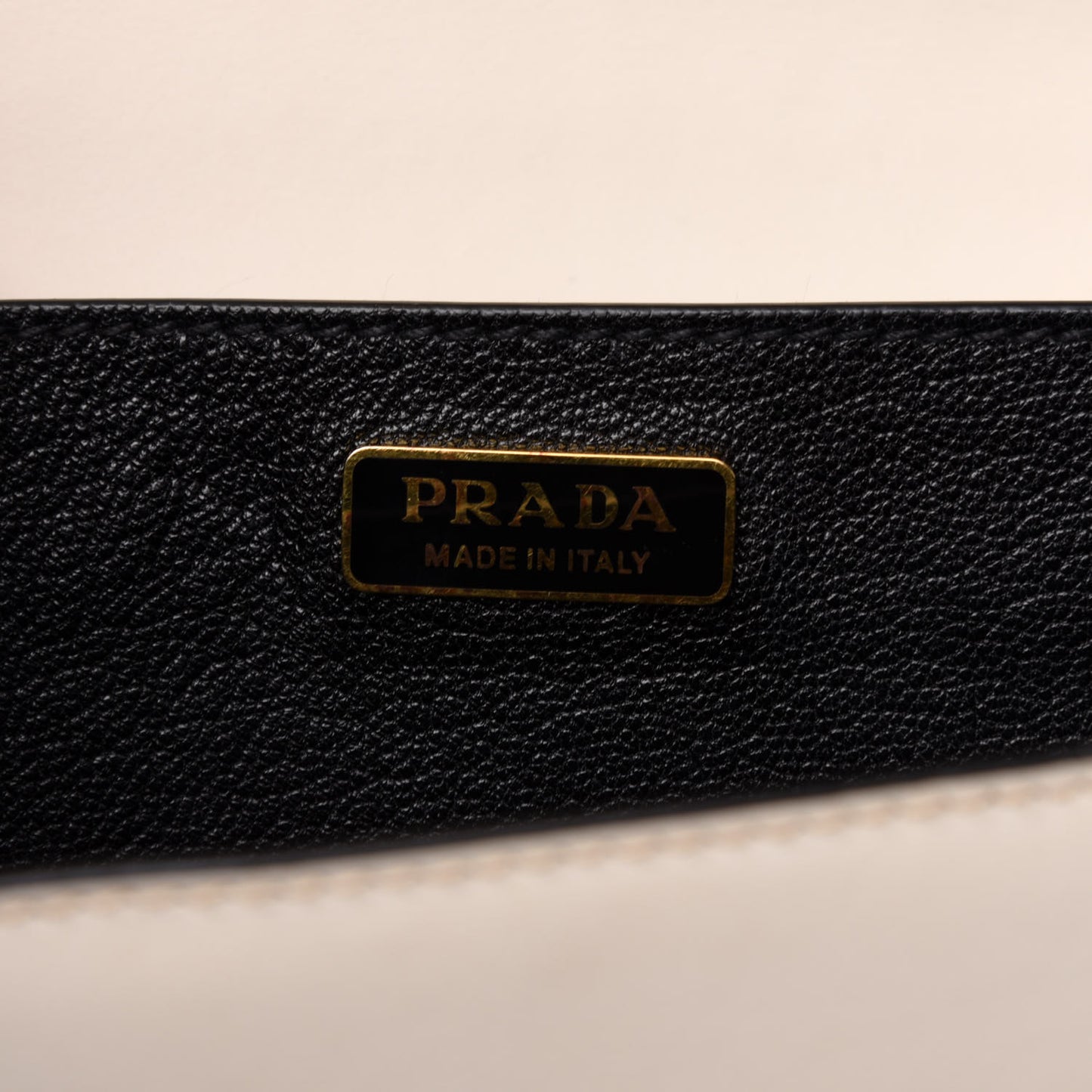 City Calf Saffiano Cahier Bag Talco Black