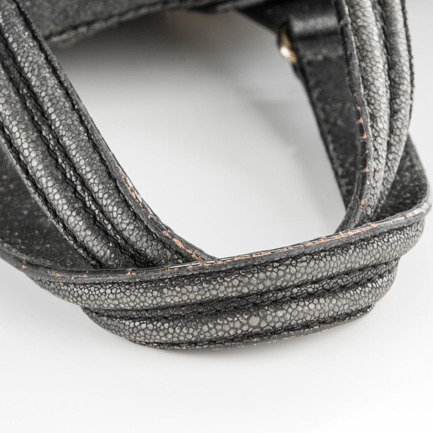 Calfskin Stingray Embossed Medium Nightingale Grey