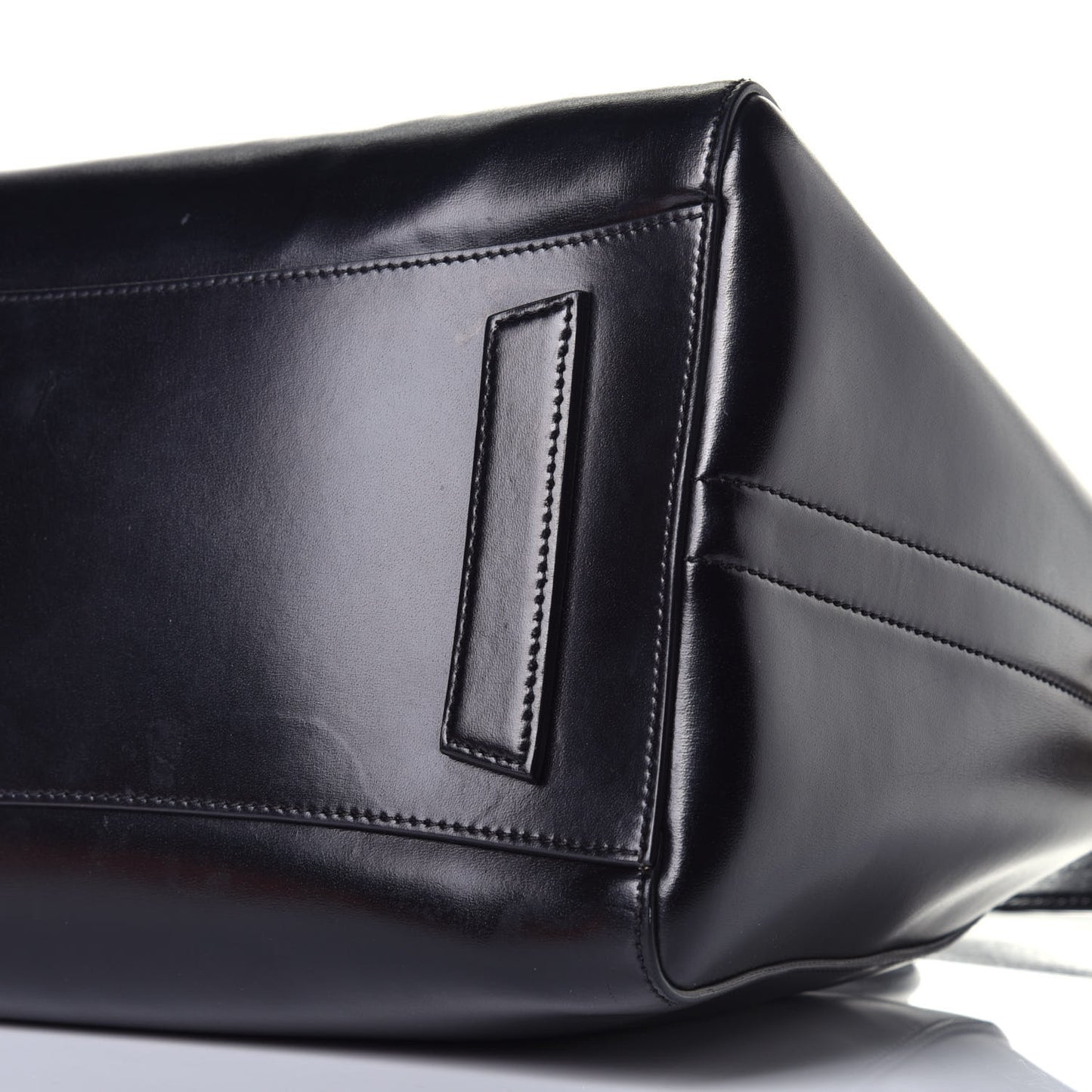 Shiny Lord Calfskin Medium Antigona Black