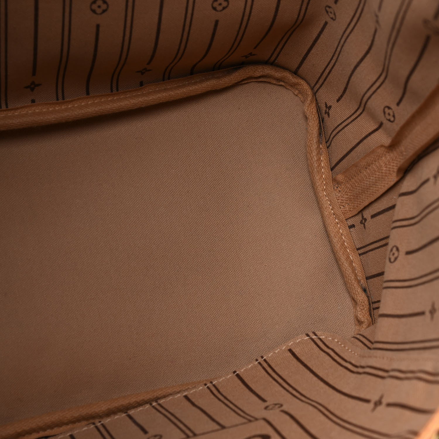 Louis Vuitton Monogram Neverfull MM 6 of 12