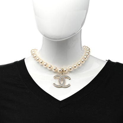 Chanel Pearl Crystal CC Airpods Necklace Gold 2 of 5