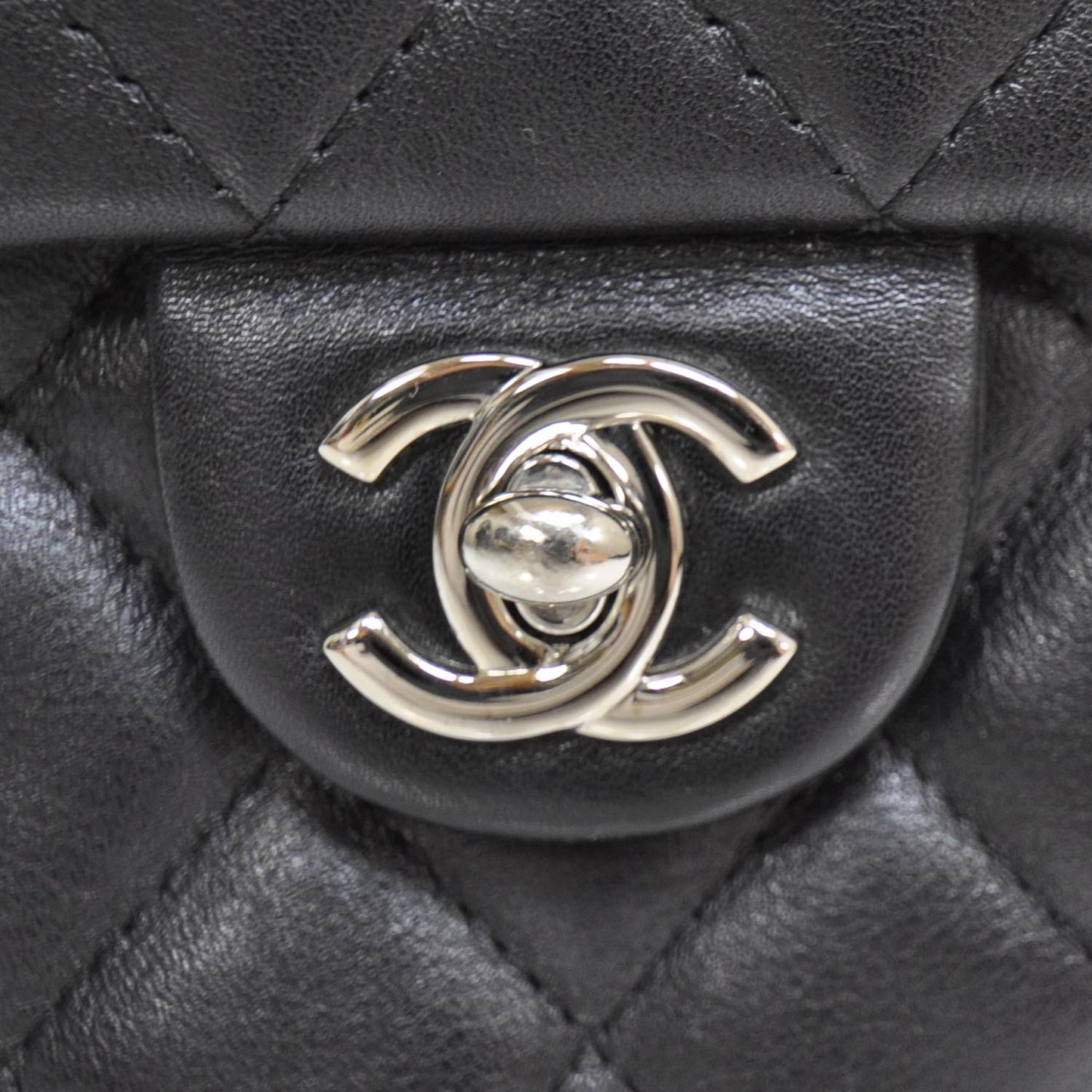 Calfskin Quilted Large Cambon Multipocket Reporter Black White