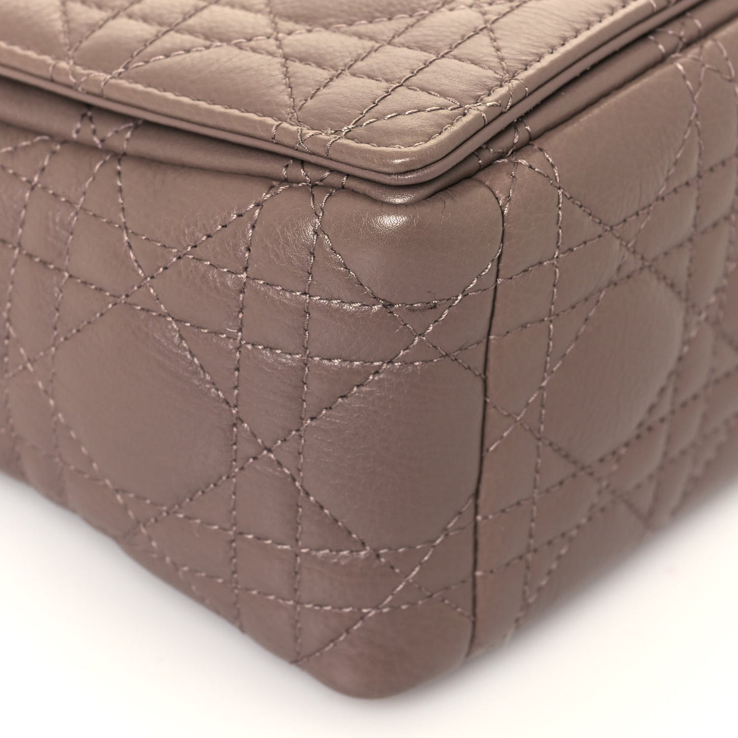 Lambskin Cannage Medium Caro Bag Warm Taupe
