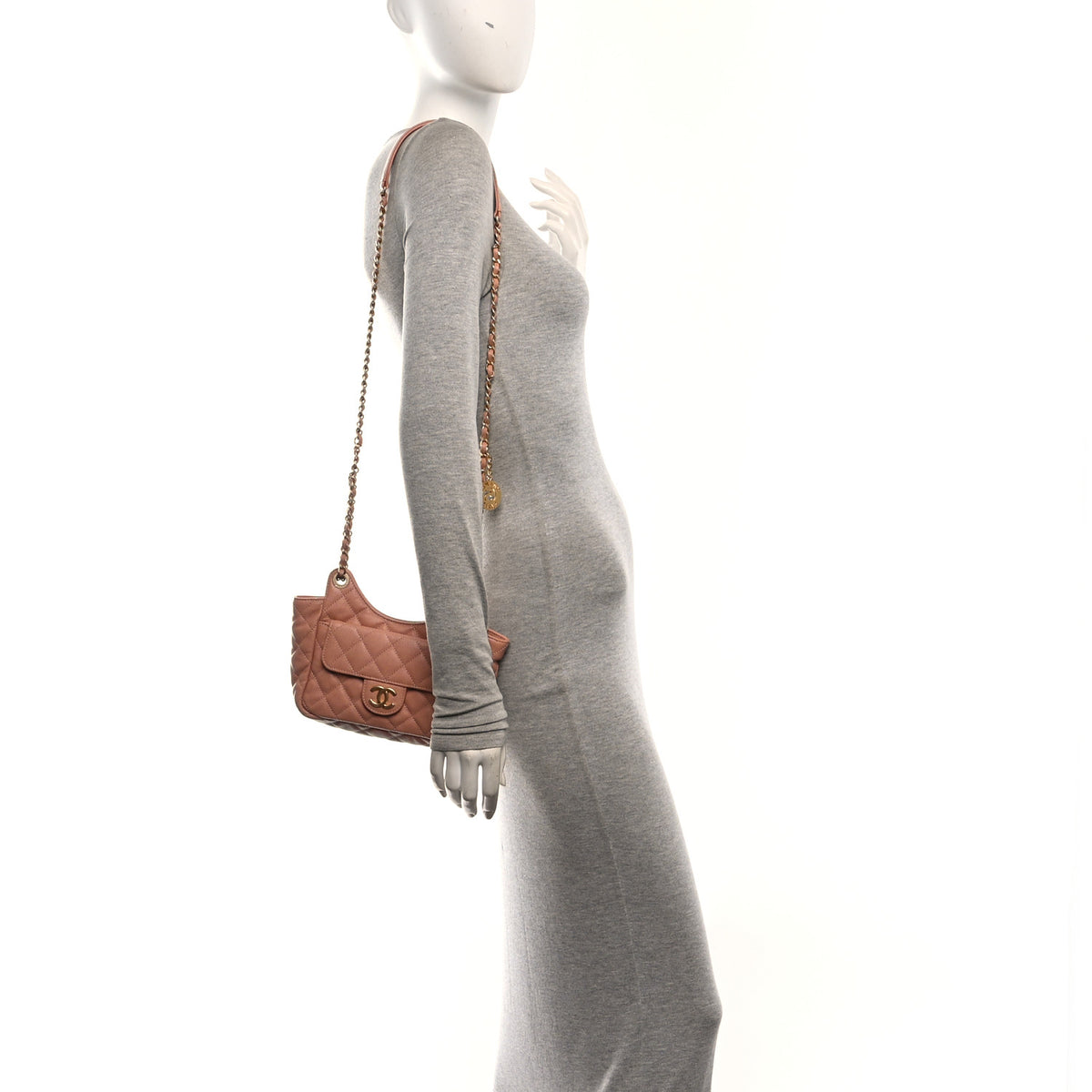 Chanel Caviar Quilted Small Wavy CC Hobo Coral 2 of 10