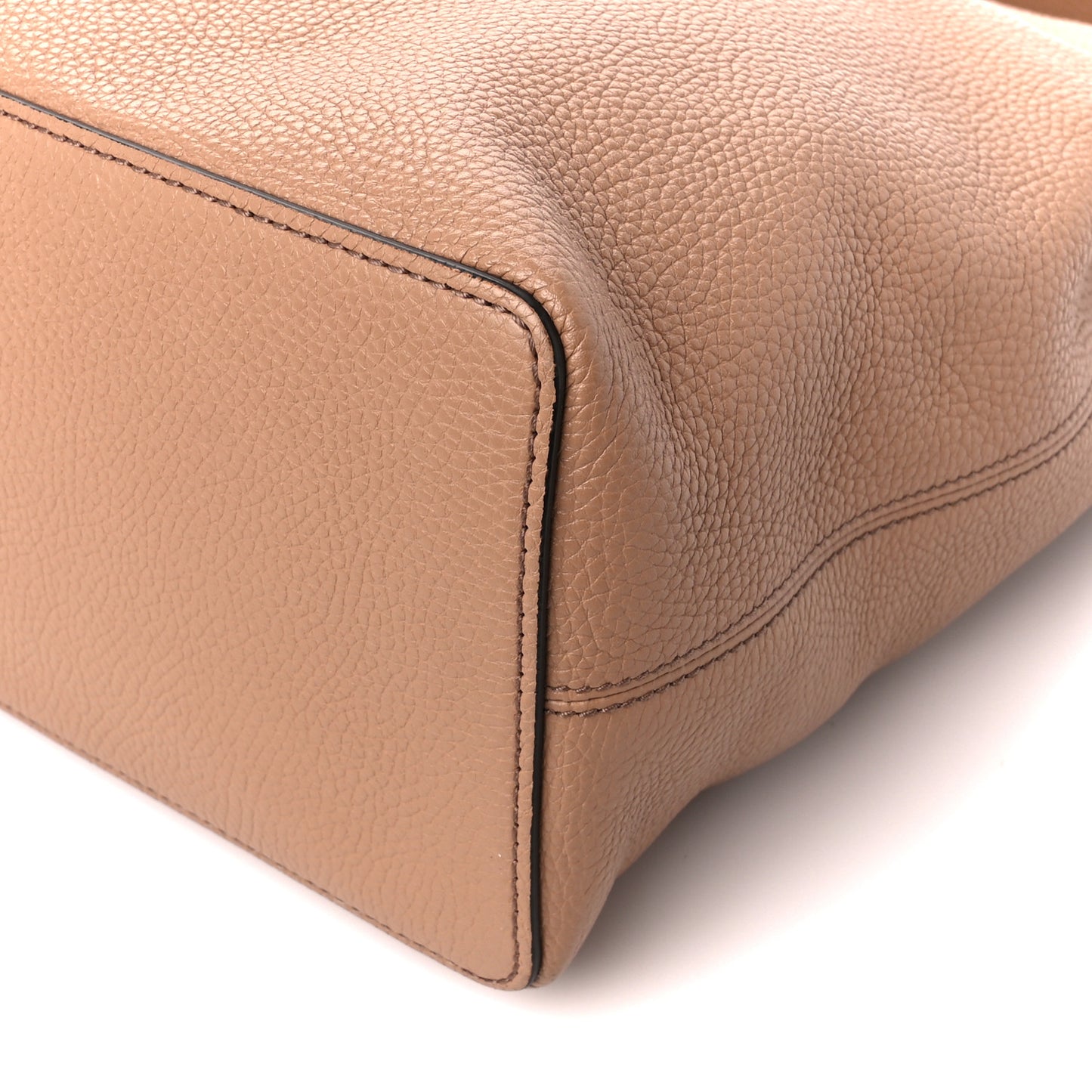 Pebbled Calfskin Large Soho Hobo Camelia