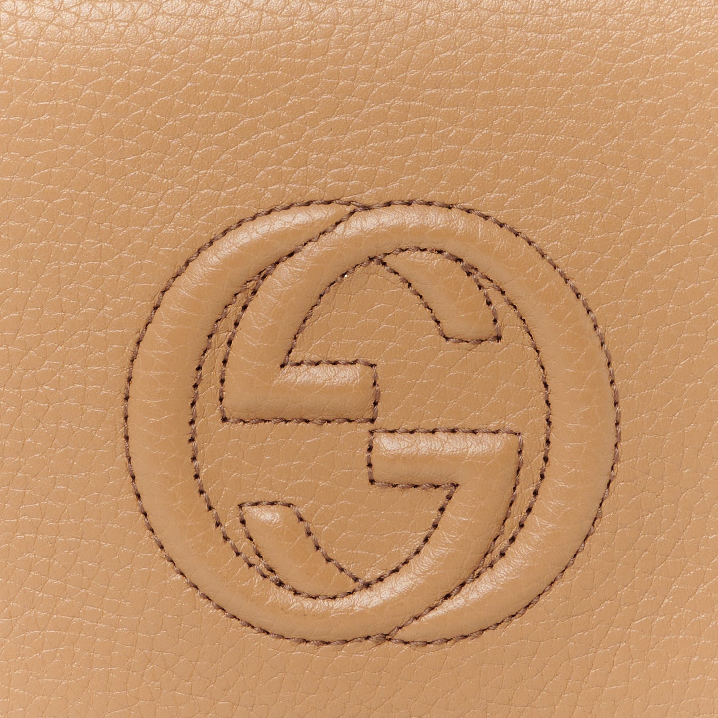 Pebbled Calfskin Soho Wallet On Chain Camelia