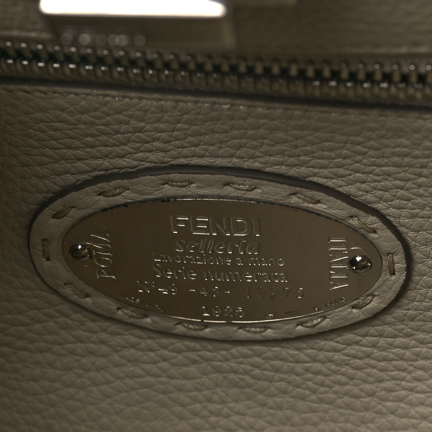 Cuoio Romano Selleria Bi-Color Medium Peekaboo Iconic Satchel Asfalto Latte