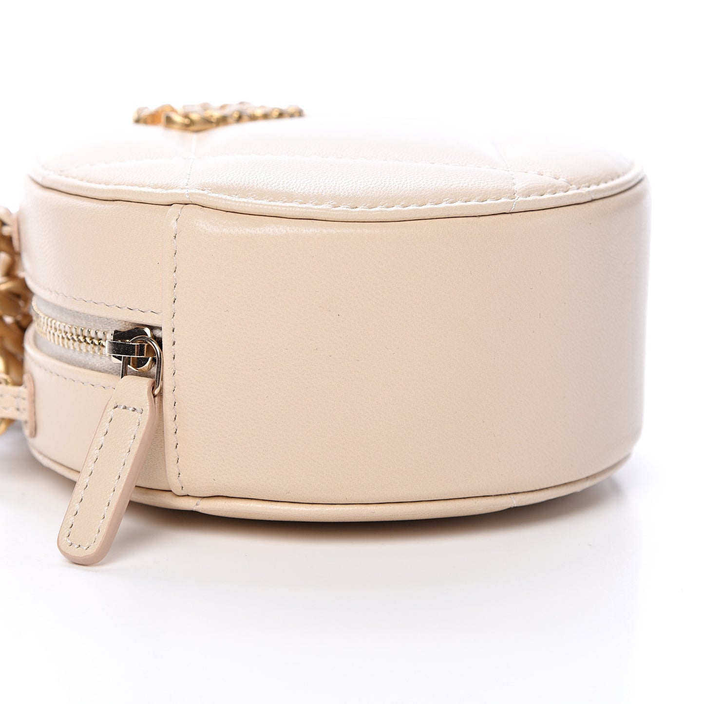 Lambskin Quilted 19 Round Clutch With Chain Beige