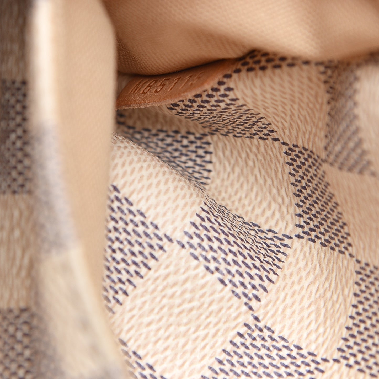Damier Azur Totally MM