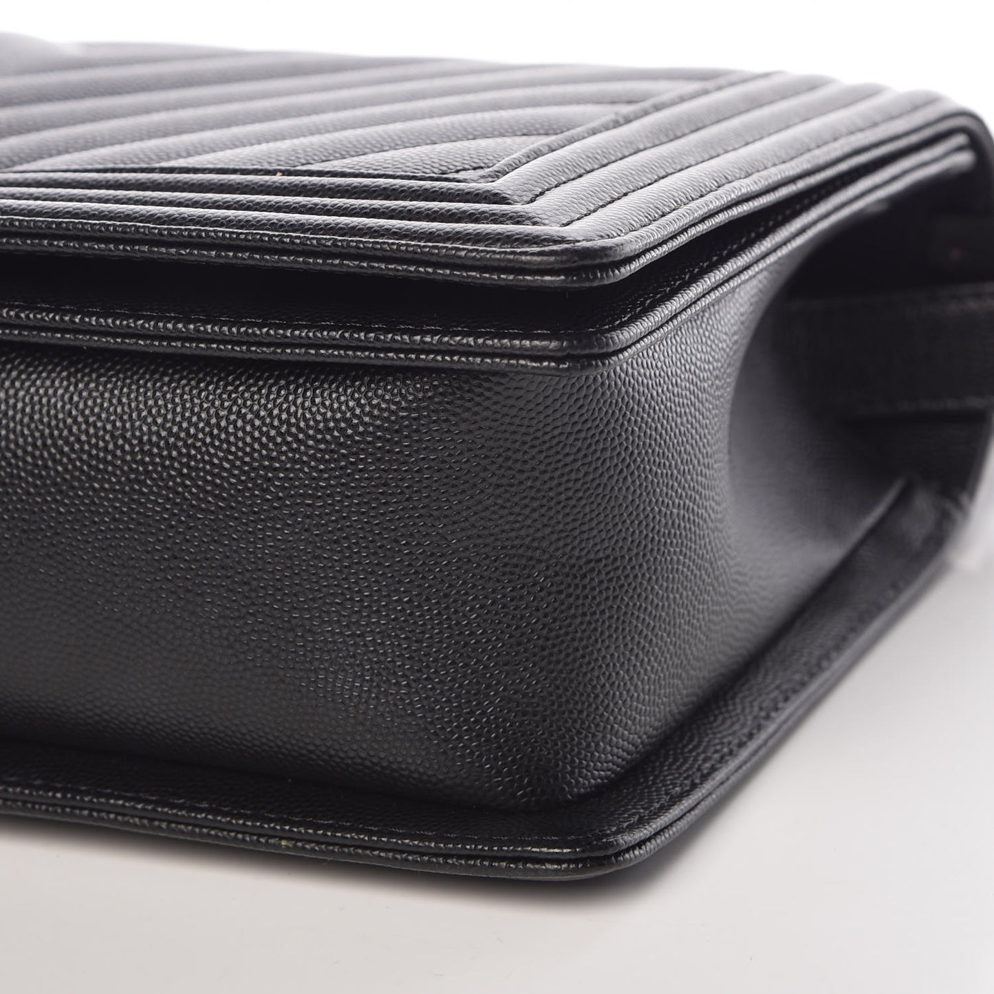 Caviar Chevron Quilted New Medium Boy Flap Black