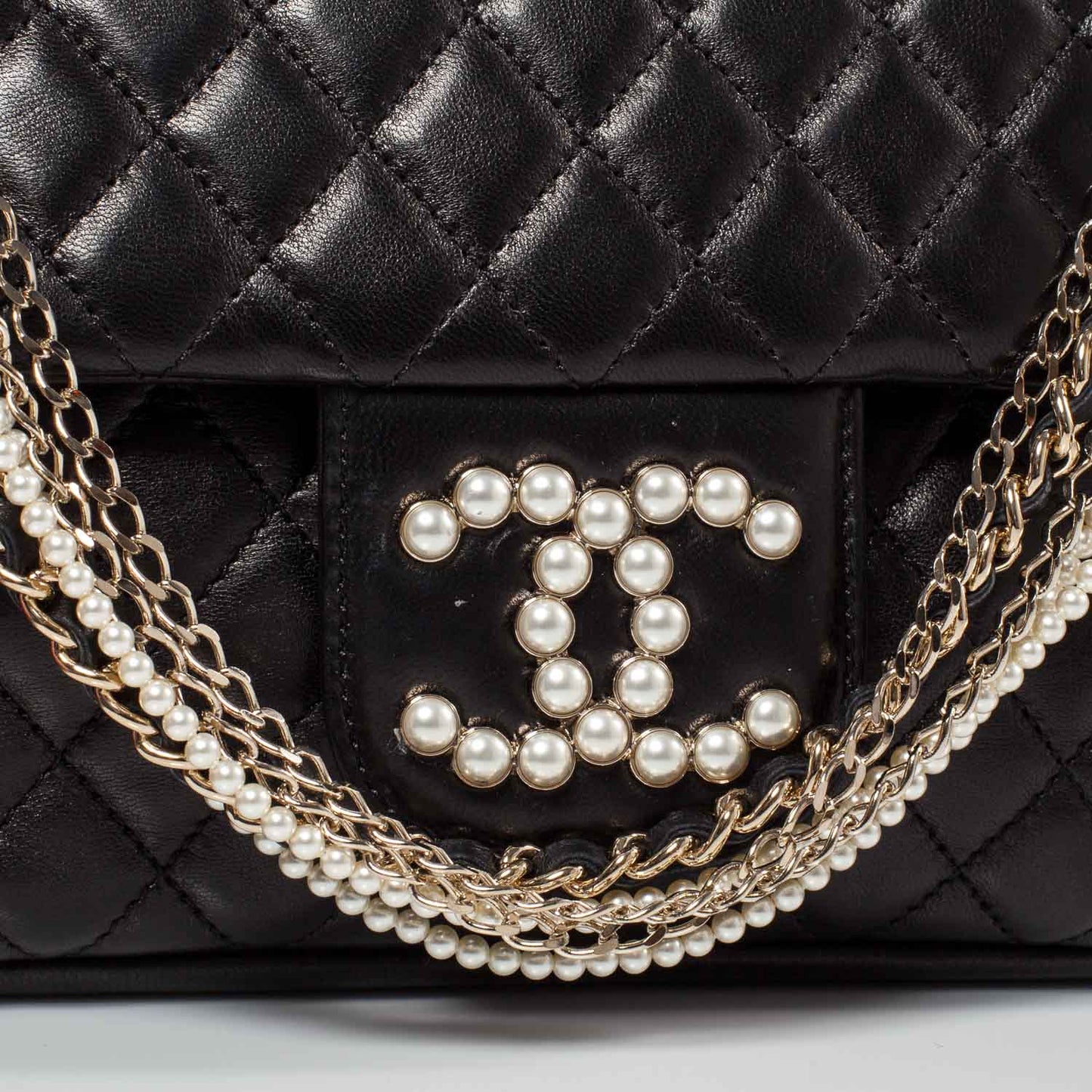 Lambskin Medium Westminster Pearl Flap Black