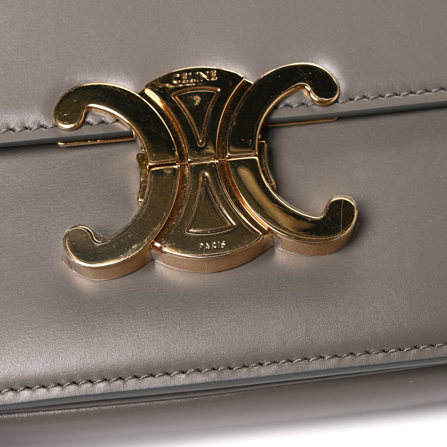Shiny Calfskin Teen Triomphe Pebble